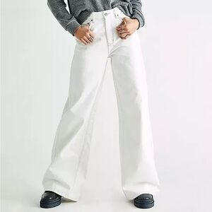 KSUBI Kicker Jean Fly White Womens Denim Jeans, size 26
